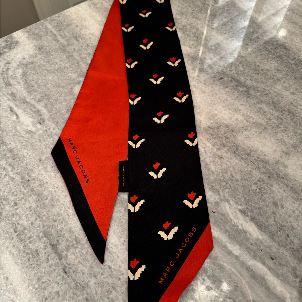 Marc Jacob’s scarf, women’s.